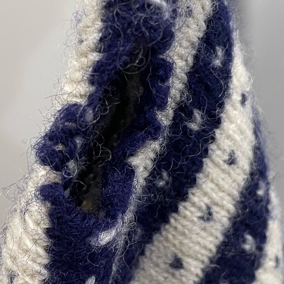 Vintage Roots Winter/Christmas sweater - Picture 5 of 7